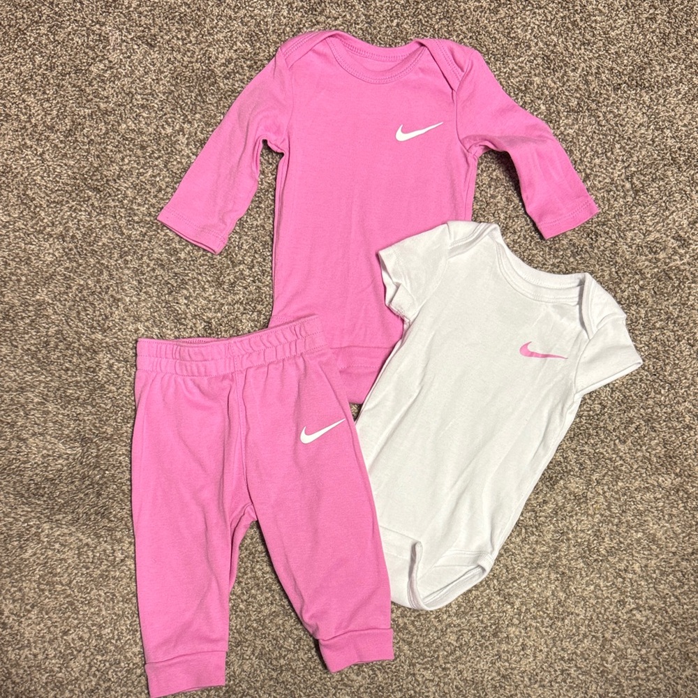 Nike Kids Pink and White Bodysuit Set Girl 6Months